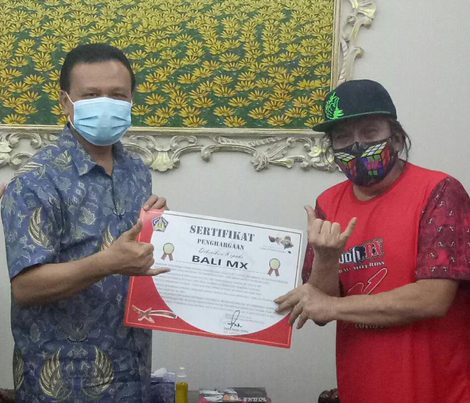Bantu Tanggulangi Pandemi, Dewa Indra Berikan Penghargaan Relawan Bali MX